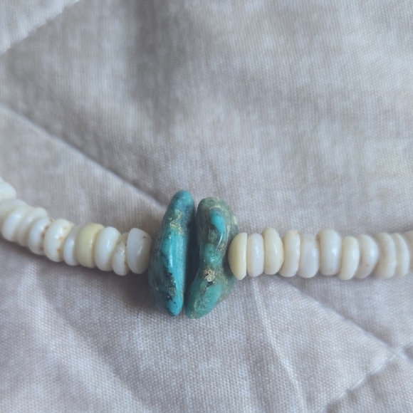 Vintage Native American and Turquoise Shell Necklace - Picture 5 of 5